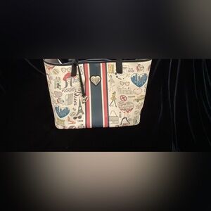 Travel shoulder bag